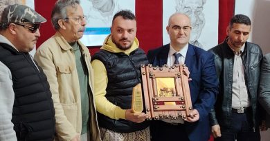 Les meilleurs caricaturistes sacrés lors du « ALG BEST TOONS » : L’art du trait au service du cinéma Les meilleurs caricaturistes sacrés lors du « ALG BEST TOONS » : L’art du trait au service du cinéma