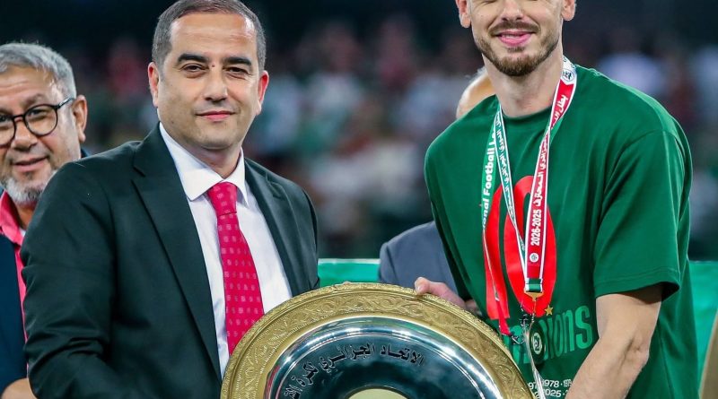 Avec son dixième sacre : Le MC Alger reçoit le bouclier de champion d&rsquo;Algérie 2025-2026