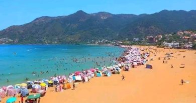 Les plages de Jijel prises d’assaut : L’été s’installe déjà aux Aftis Les plages de Jijel prises d’assaut : L’été s’installe déjà aux Aftis